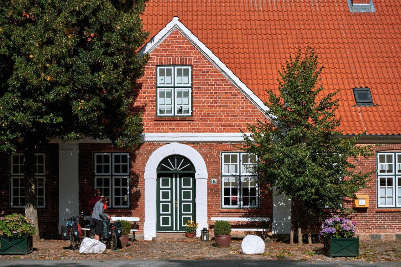 Hotel Ole Liese Panker Exterior photo